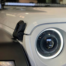 Load image into Gallery viewer, Oracle Jeep JL/Gladiator JT Oculus Bi-LED Projector Headlights - Amber/White Switchback